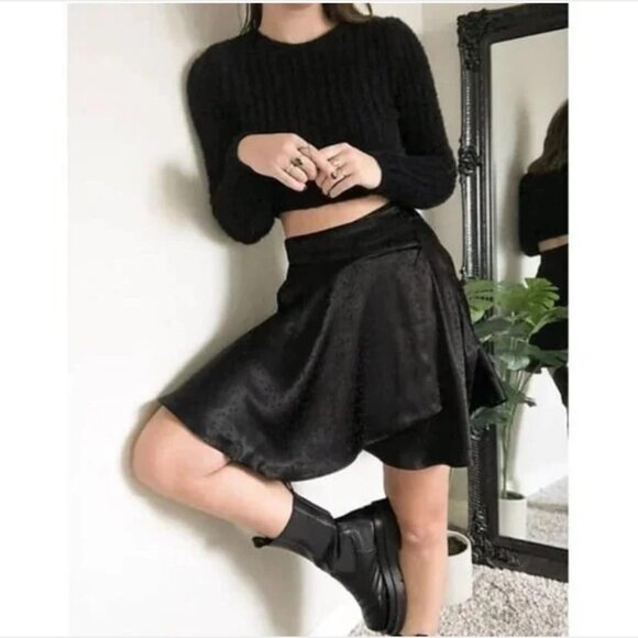 Free People Women's 0 Mini Skirt Starstruck Black Satin Star Print Faux Wrap New - Picture 2 of 5